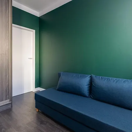 Mysterious Blue With Two Bedrooms And Balcony In By Renters Swinemünde