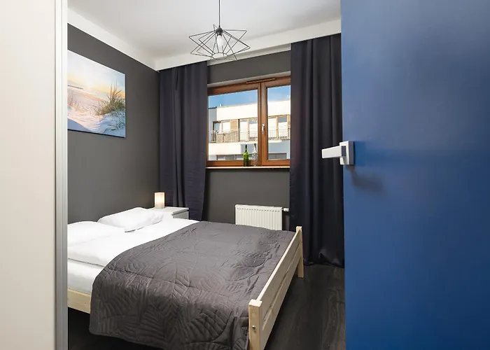 Mysterious Blue With Two Bedrooms And Balcony In By Renters Apartamento *