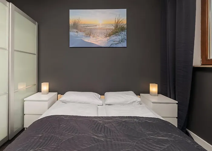 Mysterious Blue With Two Bedrooms And Balcony In By Renters * سفينويتشي